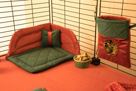 Świąteczne legowisko narożne dla mniejszych królików 2025