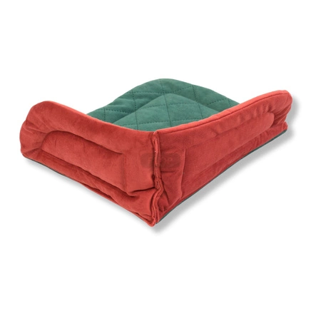 Świąteczne legowisko narożne dla mniejszych królików 2025