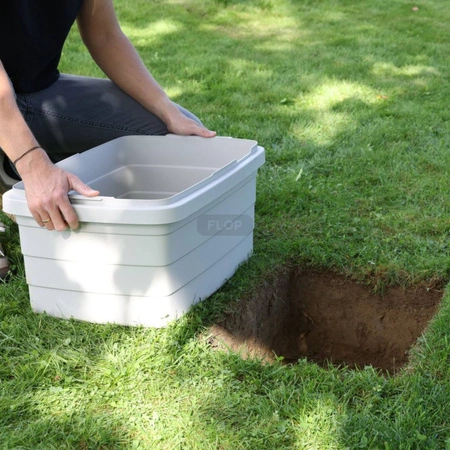 Bunny Base - dwupoziomowy domek z podziemną norą dla królika z wyposażeniem