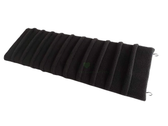 Schodki w polarowym pokrowcu do bezpiecznego wychodzenia z klatki