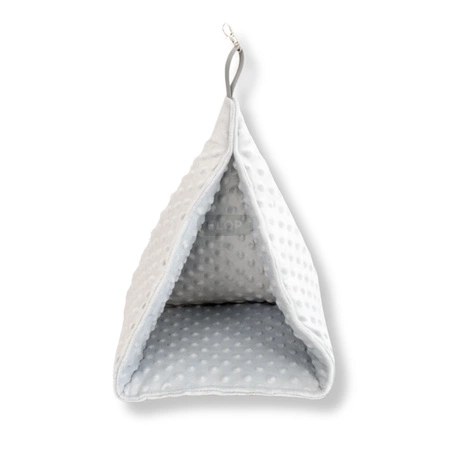 Wisząca piramida - domek z szarego polaru minki  z szarego polaru minky dla królika